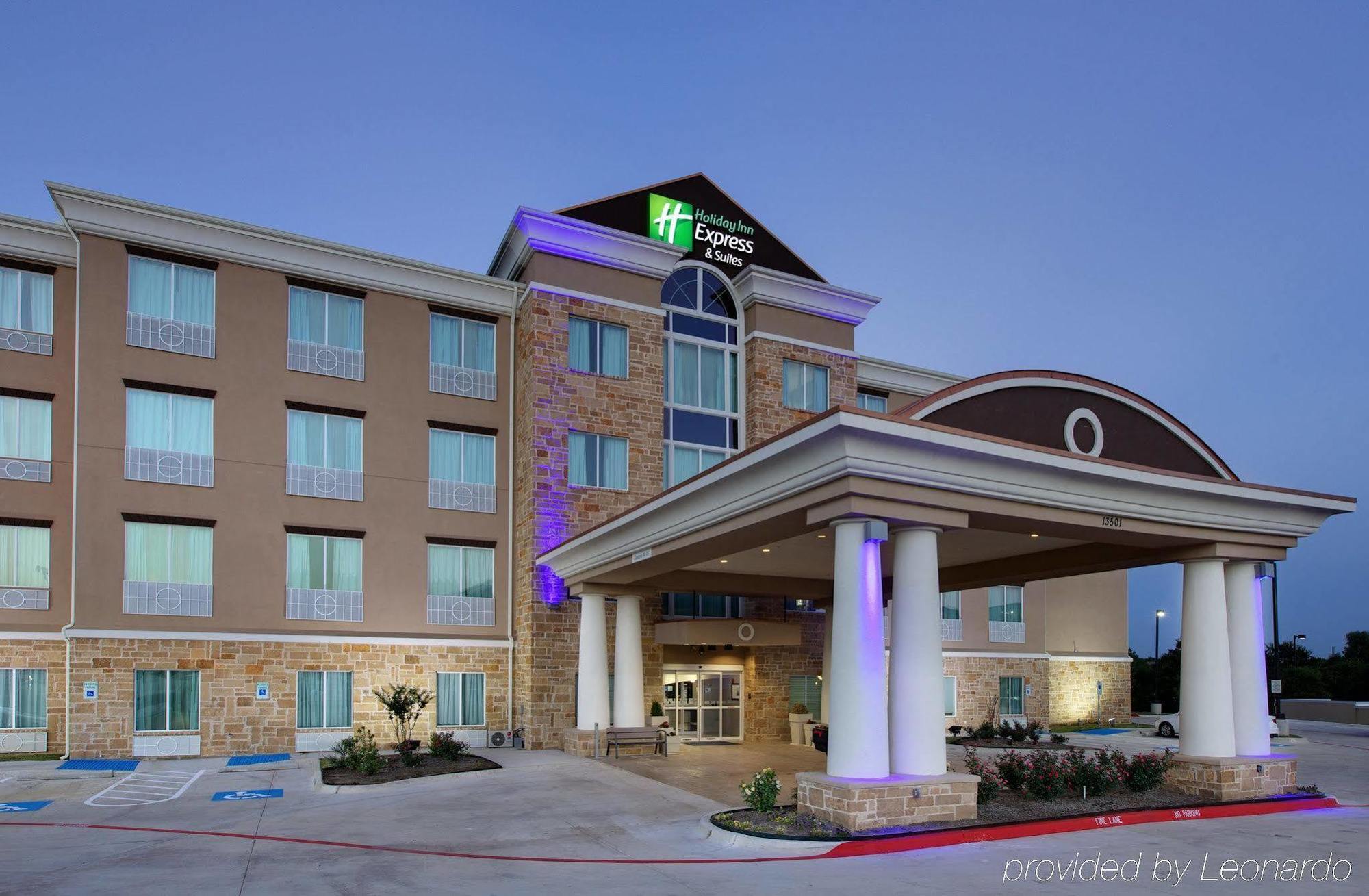 La Quinta Inn & Suites By Wyndham Northlake Ft. Worth Elizabethtown Exterior foto