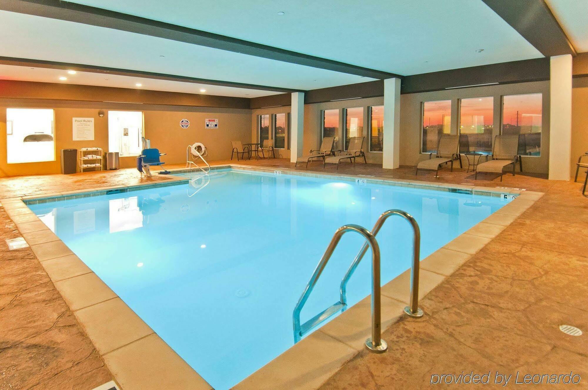 La Quinta Inn & Suites By Wyndham Northlake Ft. Worth Elizabethtown Exterior foto